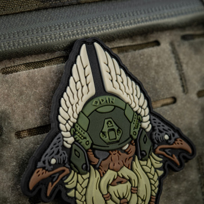 M-Tac PVC embleem „Odin" 9 × 7,5 cm, takjakinnitusega, Olive