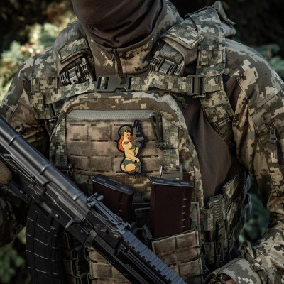 M-Tac PVC embleem „Tactical Girl" Pin-Up – 4,5 × 8,5 cm