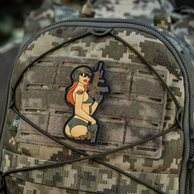 M-Tac PVC embleem „Tactical Girl" Pin-Up – 4,5 × 8,5 cm