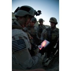 Point MPLS Red Black Kryptinis Raudonos Šviesos Prožektorius su tTvirtinimo Priedais  Juodas